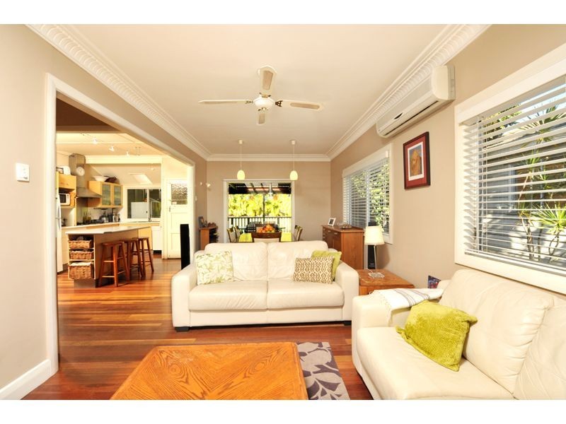 21 Dahlia Street, Cannon Hill QLD 4170