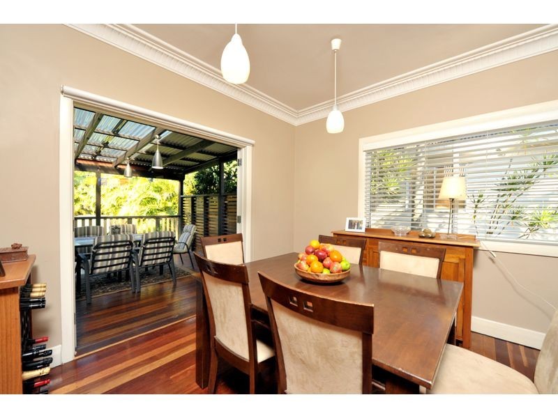 21 Dahlia Street, Cannon Hill QLD 4170