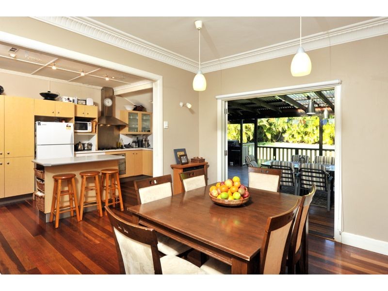 21 Dahlia Street, Cannon Hill QLD 4170