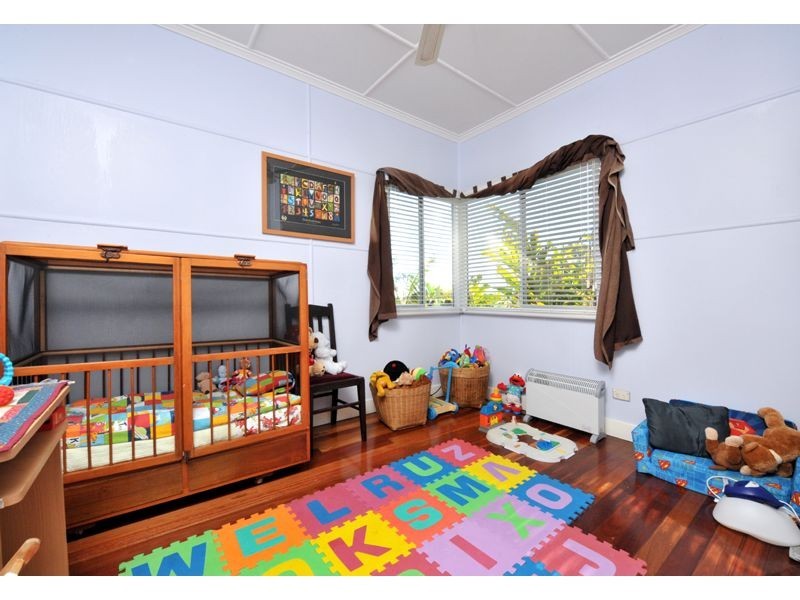 21 Dahlia Street, Cannon Hill QLD 4170