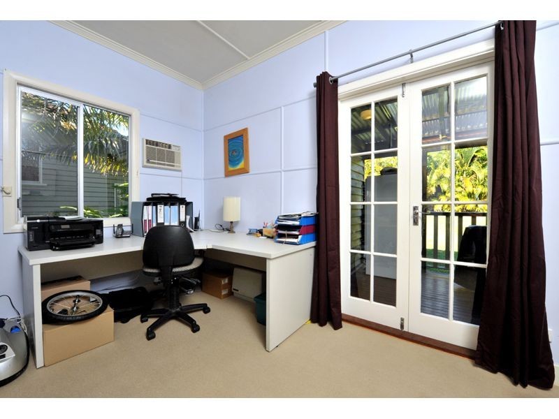 21 Dahlia Street, Cannon Hill QLD 4170