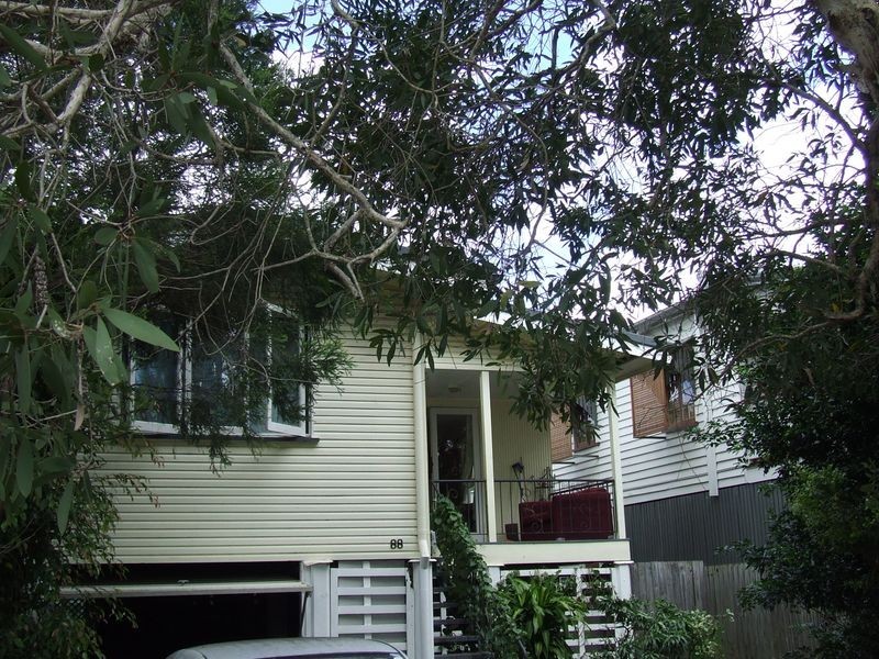 88 Smallman Street, Bulimba QLD 4171