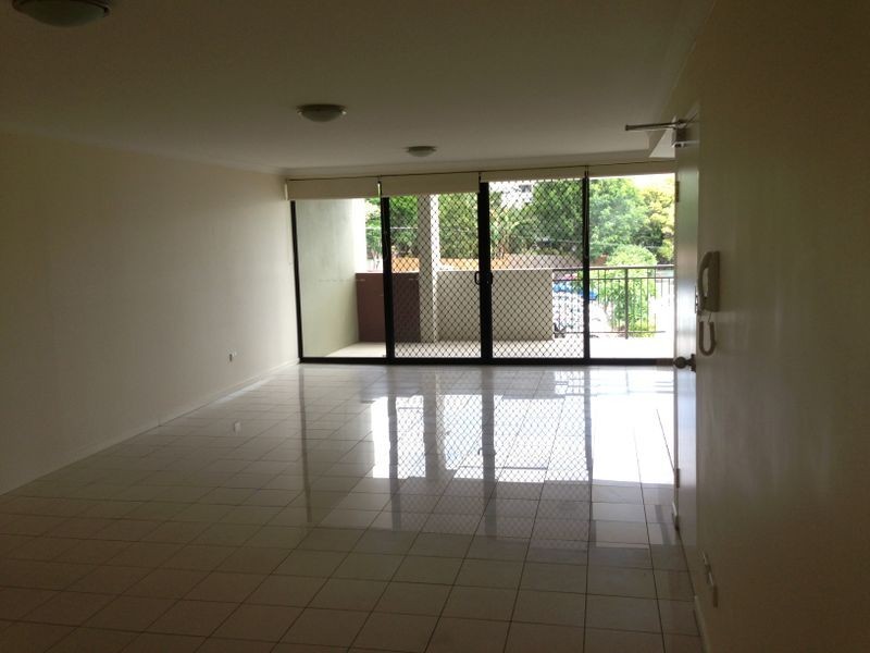 6/8 Catherine Street, Woolloongabba QLD 4102