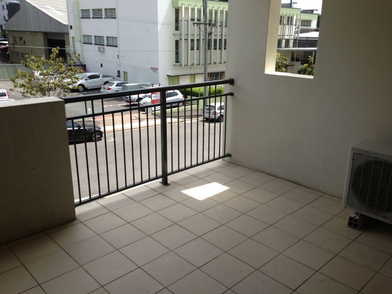 6/8 Catherine Street, Woolloongabba QLD 4102