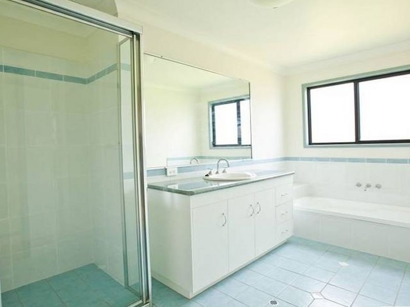 20 Mizen Place, Holland Park West QLD 4121