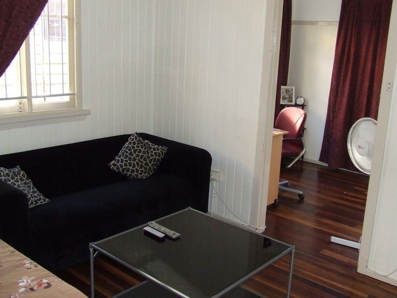 810 Wynnum Road, Cannon Hill QLD 4170