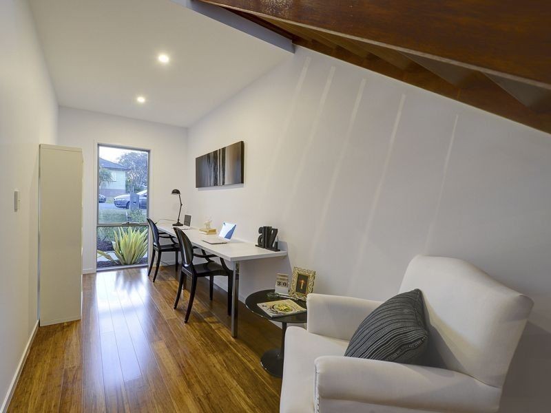 24 Delsie Street, Cannon Hill QLD 4170