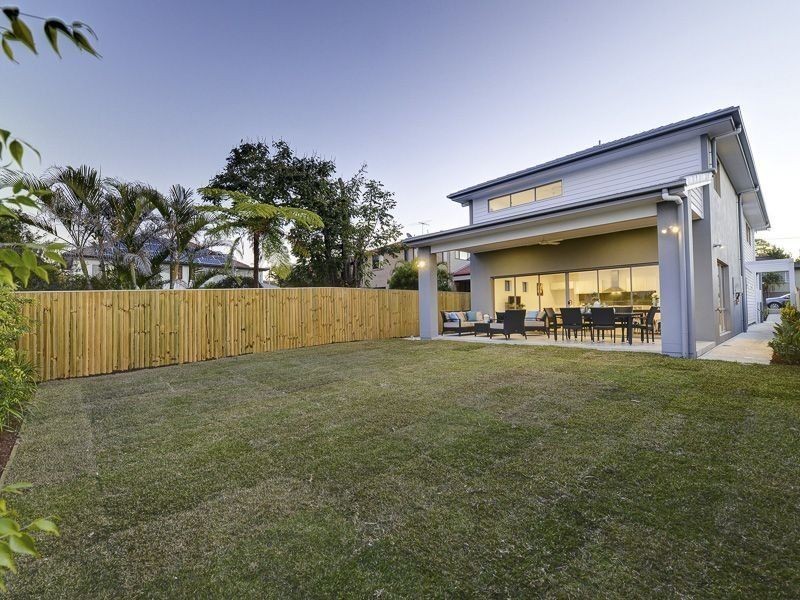 24 Delsie Street, Cannon Hill QLD 4170