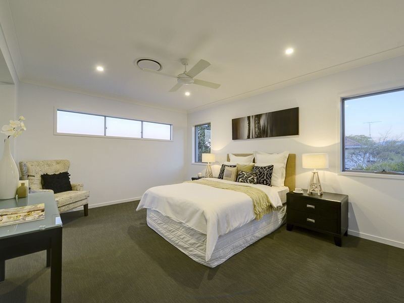 24 Delsie Street, Cannon Hill QLD 4170