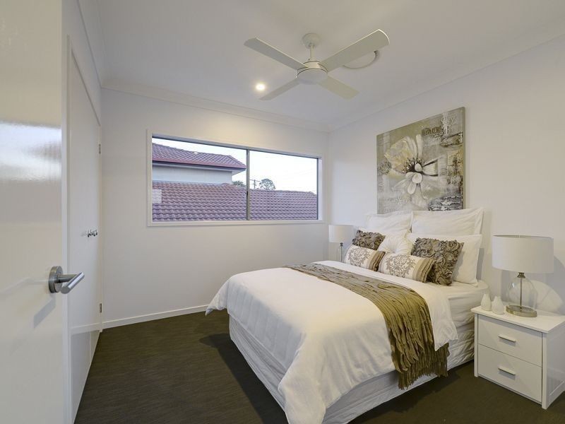 24 Delsie Street, Cannon Hill QLD 4170