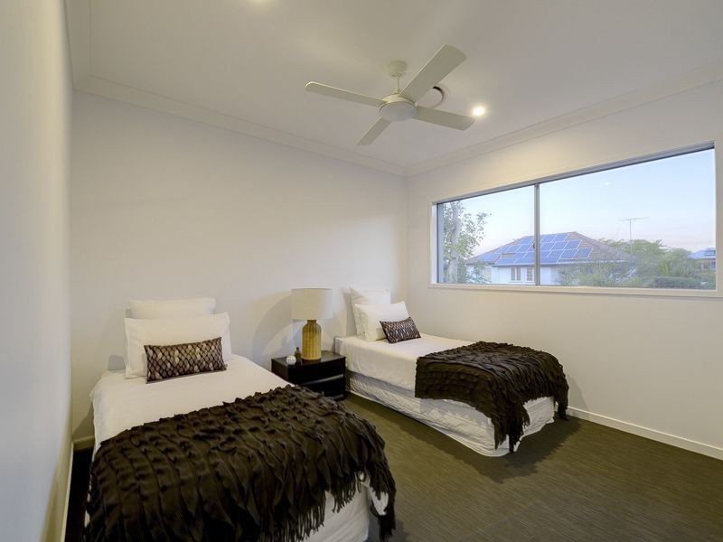 24 Delsie Street, Cannon Hill QLD 4170