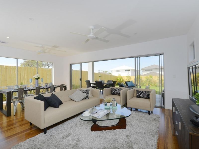 24 Delsie Street, Cannon Hill QLD 4170