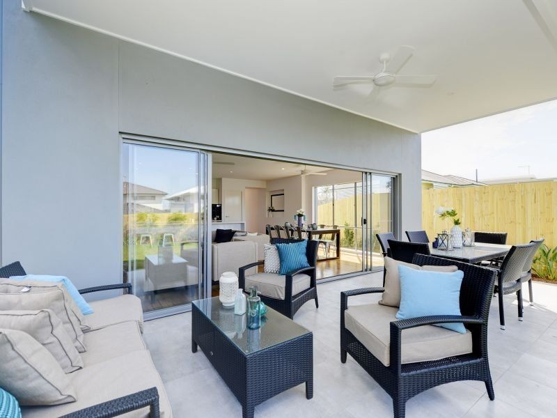 24 Delsie Street, Cannon Hill QLD 4170