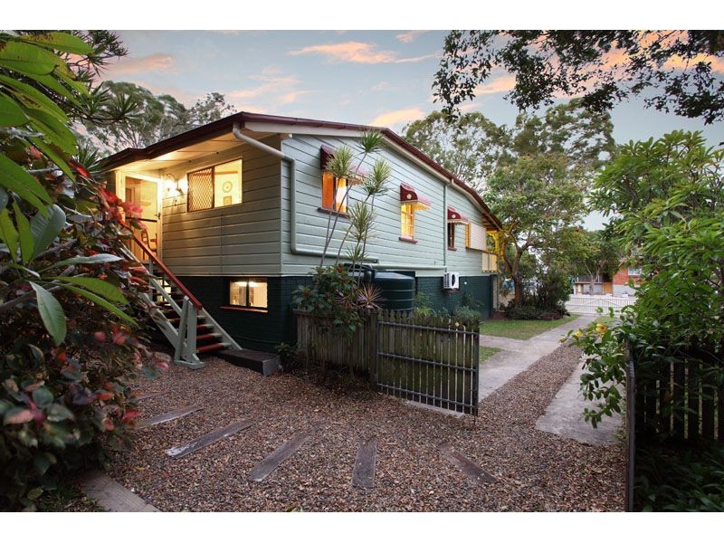 59 Beauvardia Street, Cannon Hill QLD 4170