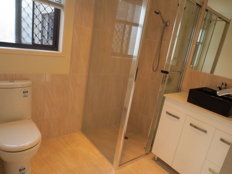 8 Charlotte Street, Carina QLD 4152