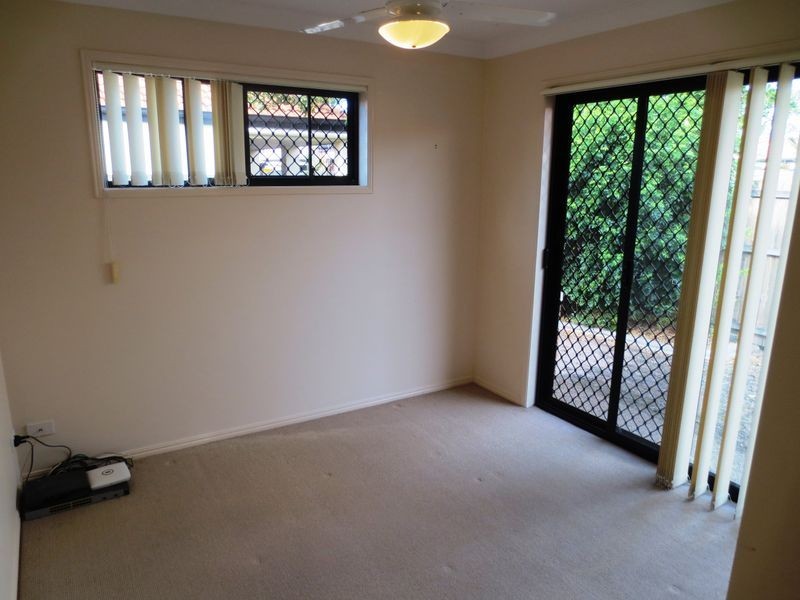 8 Charlotte Street, Carina QLD 4152