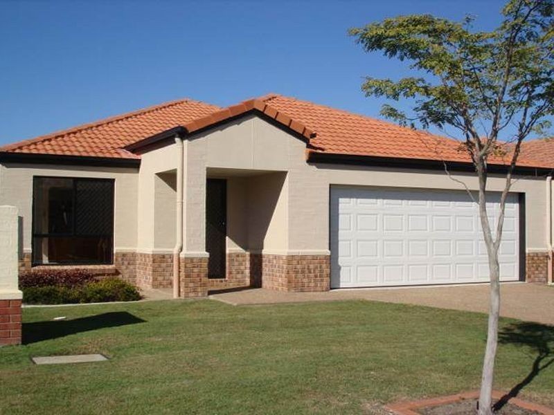 8 Charlotte Street, Carina QLD 4152