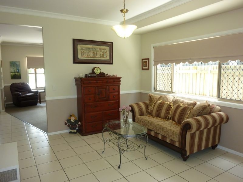 27 Grenade Street, Cannon Hill QLD 4170