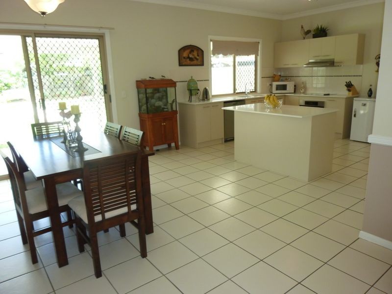 27 Grenade Street, Cannon Hill QLD 4170