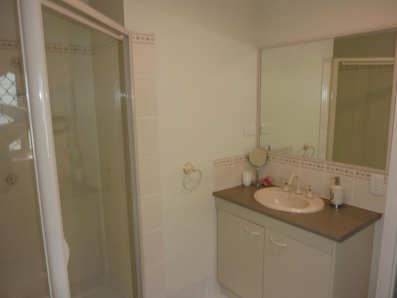 27 Grenade Street, Cannon Hill QLD 4170