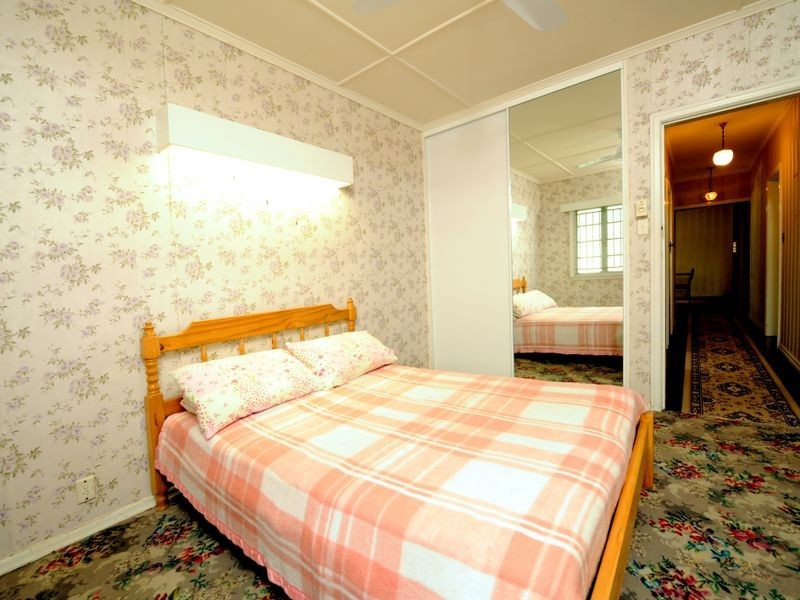 18 Goolara Street, Cannon Hill QLD 4170