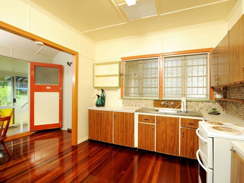 18 Goolara Street, Cannon Hill QLD 4170