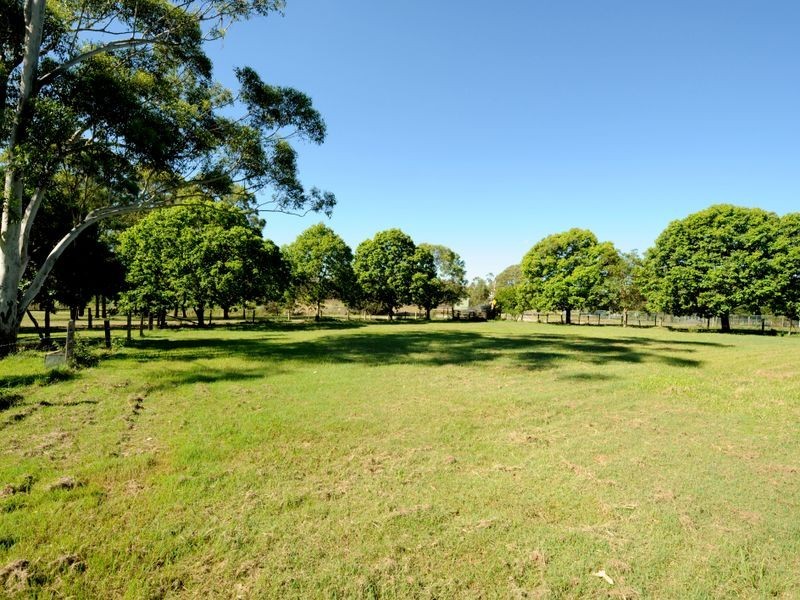 15 Grove Road, Holmview QLD 4207