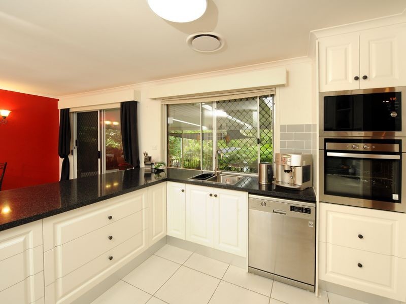 39 Grove Road, Edens Landing QLD 4207