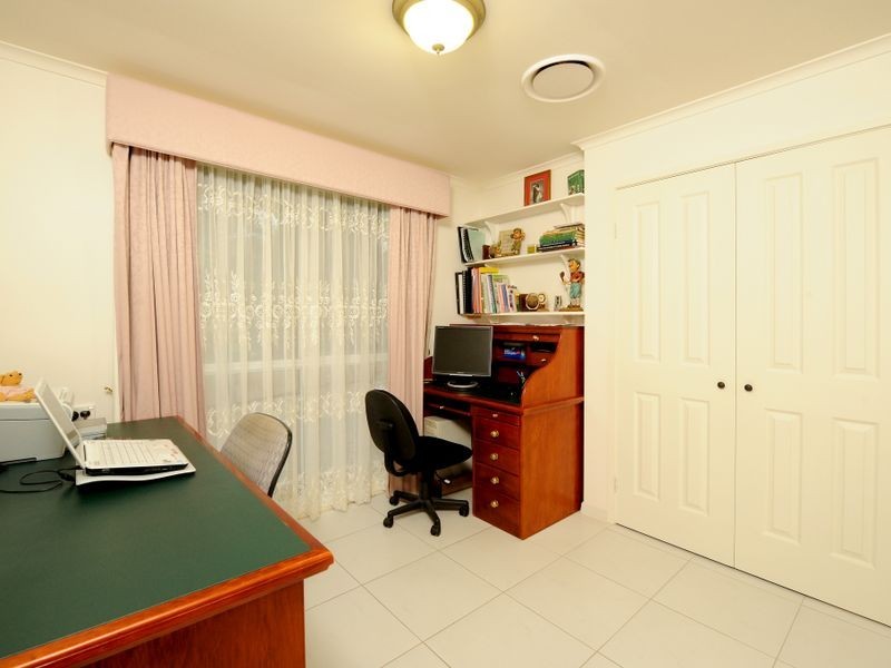 39 Grove Road, Edens Landing QLD 4207