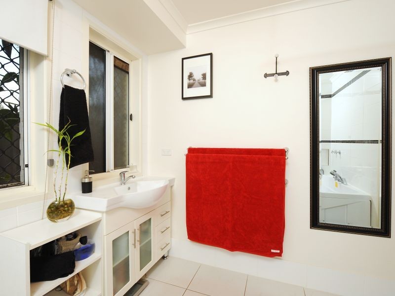 39 Grove Road, Edens Landing QLD 4207