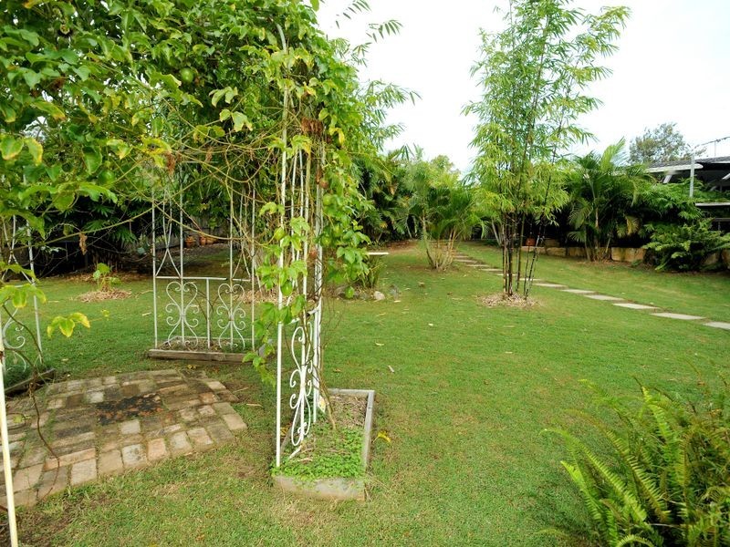 39 Grove Road, Edens Landing QLD 4207