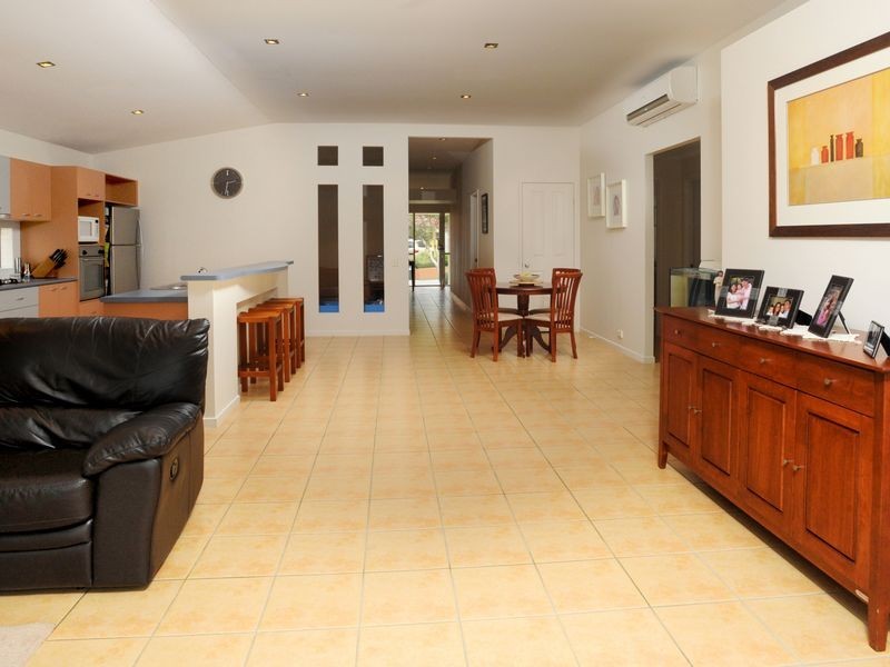 17 Melaleuca Place, Carindale QLD 4152
