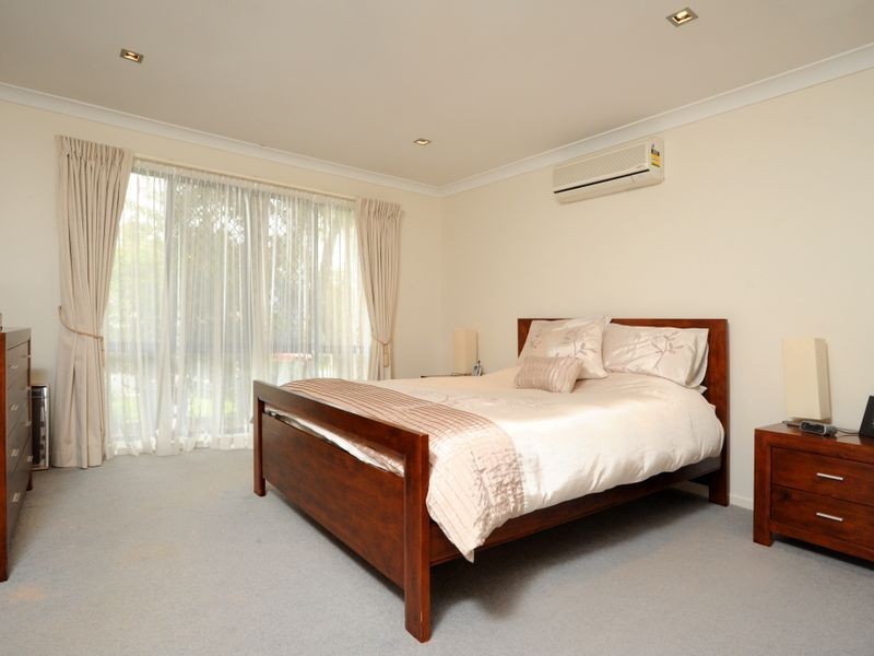 17 Melaleuca Place, Carindale QLD 4152