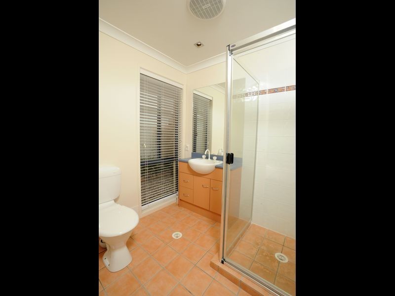 17 Melaleuca Place, Carindale QLD 4152