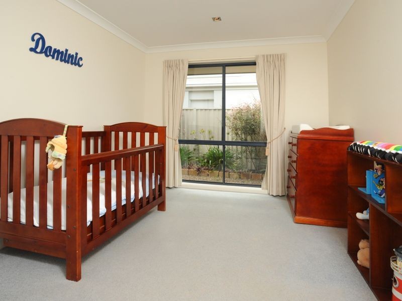 17 Melaleuca Place, Carindale QLD 4152