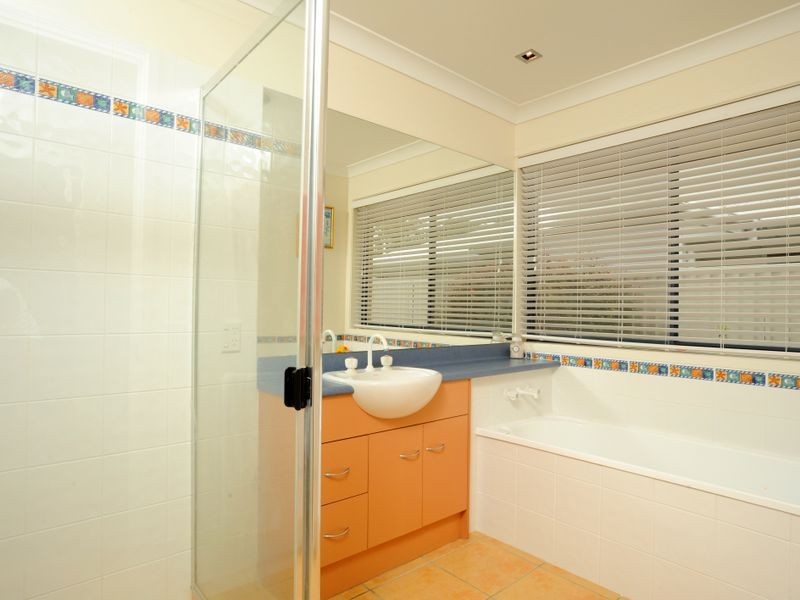 17 Melaleuca Place, Carindale QLD 4152