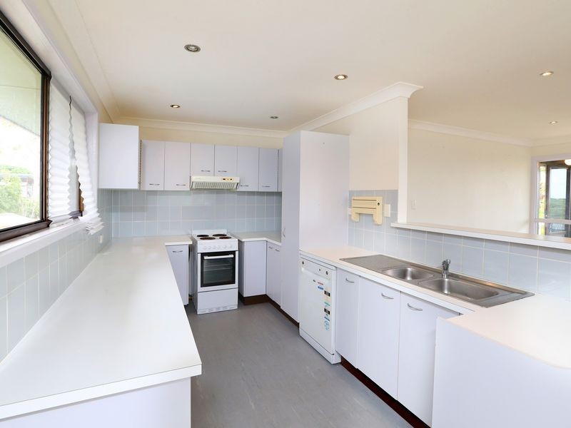 821 Esplanade, Lota QLD 4179