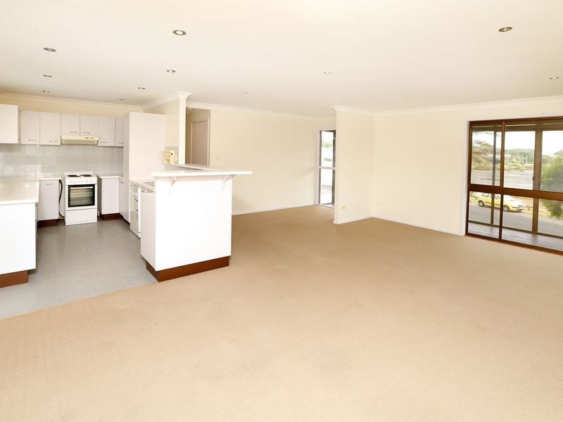 821 Esplanade, Lota QLD 4179