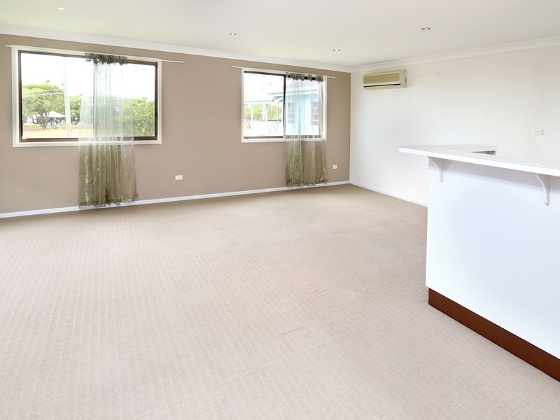 821 Esplanade, Lota QLD 4179