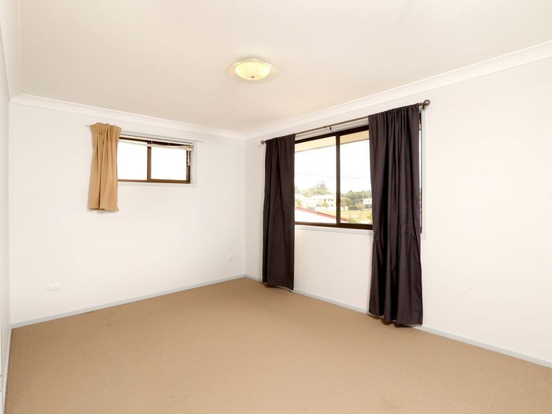 821 Esplanade, Lota QLD 4179