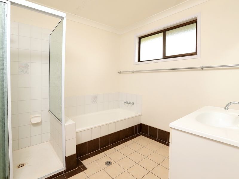 821 Esplanade, Lota QLD 4179