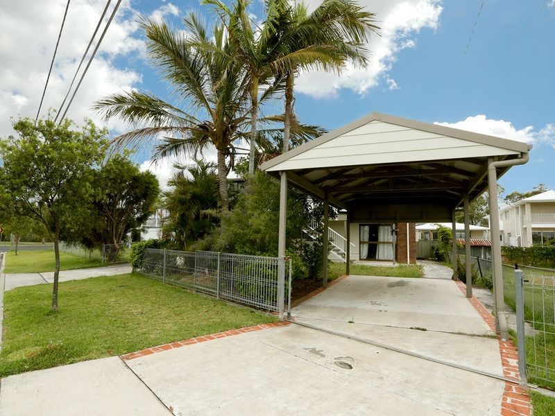 821 Esplanade, Lota QLD 4179