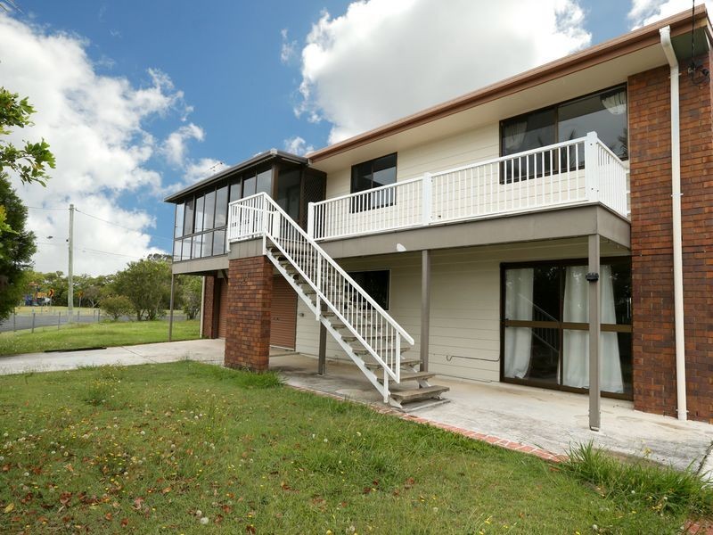 821 Esplanade, Lota QLD 4179