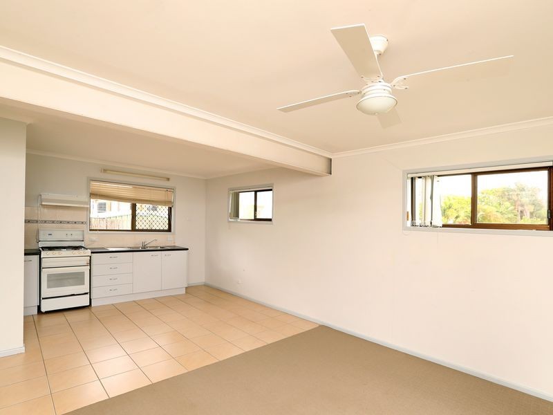 821 Esplanade, Lota QLD 4179