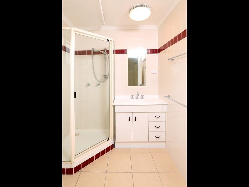 821 Esplanade, Lota QLD 4179