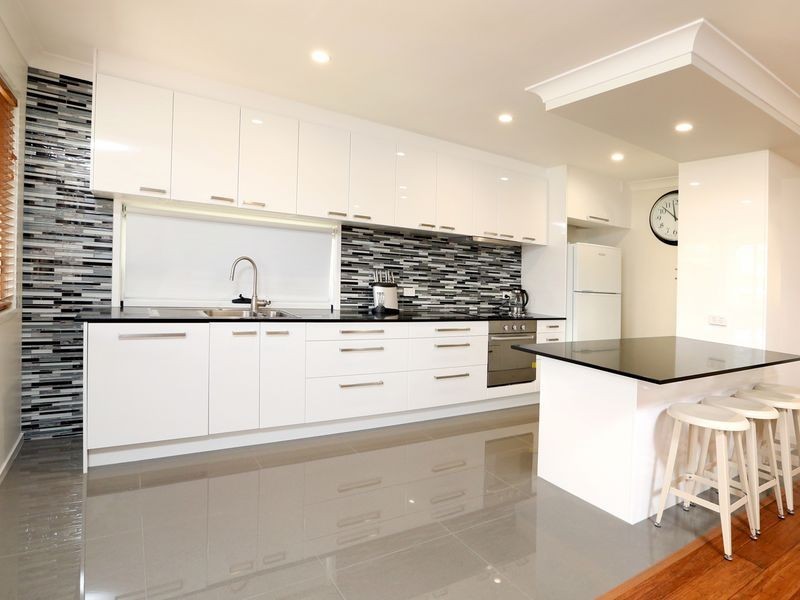 69A Balmoral St., Hawthorne QLD 4171