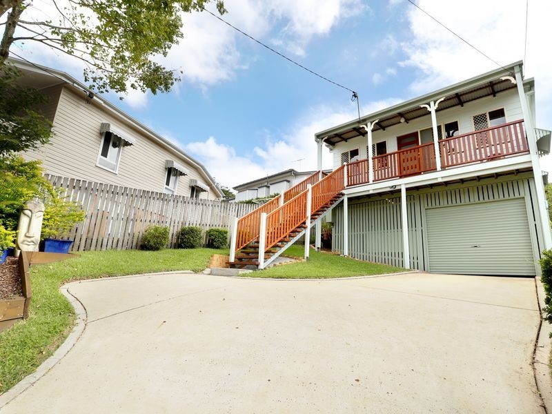 69A Balmoral St., Hawthorne QLD 4171