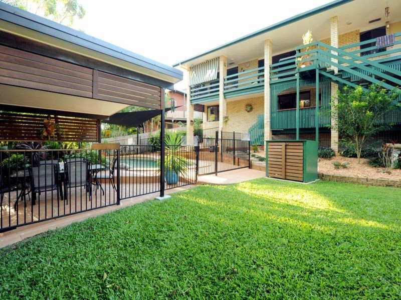 6 Jocelyn Grove, Springwood QLD 4127