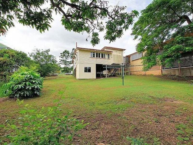 92 Philip Street, Hawthorne QLD 4171