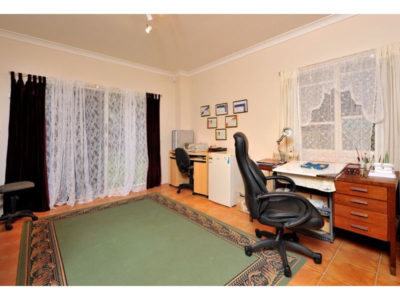 113 Dahlia Street, Cannon Hill QLD 4170